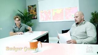 Perverz anyukák és a főnök durva kárója