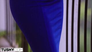 Valentina Nappi kettő dárdát kap