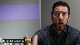 Brazzers - Cali Carter a méretes csöcsű zsenge