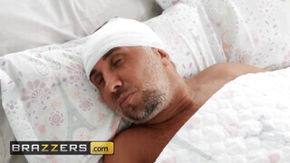 Brazzers - Brooklyn Gray szőrös lyuka megkefélve