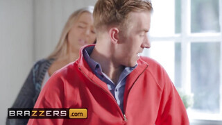 Brazzers - Petite Princess Eve és gigászi kuki