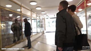 Gabrielle Gucci popóját a csávója előtt dugják