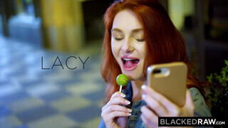 BlackedRaw - Lacy Lennon kedveli a hatalmas hímvesszőt