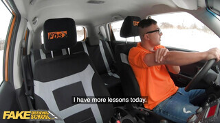 Fake Driving School - Cafka csöcsös lányok szeretkeznek