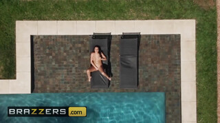 BRAZZERS - Jolee Love a gigantikus csöcsű tini gádzsi