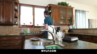 Mylf - Cali Lee a csábos brazil milf