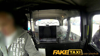 FakeTaxi - a pici lopós fekete maca megbánja amit tett