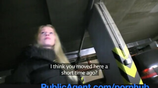 PublicAgent - Bella Karina a gigantikus didkós világos szőke