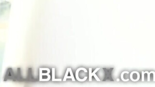 AllBlackX - Lala Ivey a termetes cickós zsenge