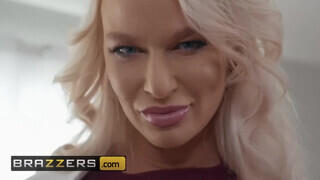 Brazzers - London River gigantikus popsija megdolgozva