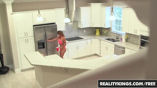 Reality Kings - a latinos latin amerikai Bianka óriási segge megkefélve