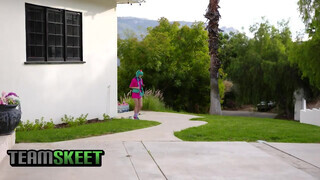 Jessie Saint a cosplayes tinédzser csajszika - TeamSkeet