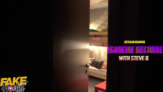 Isabelle Deltore a csinos ausztrál milf - Fake Hostel