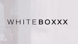 WHITEBOXXX - Világos Szőke fiatal csajszi extra masszázst kap