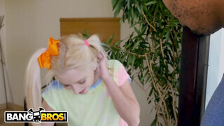 BANGBROS - Riley Star kedveli a néger bájdorongot
