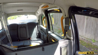 Fake Taxi - Tinédzser lány kúr a taxiban