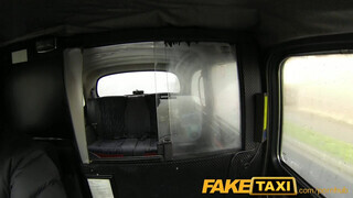 FakeTaxi - Világos Szőke óriási fenekű csajszika megkettyintve