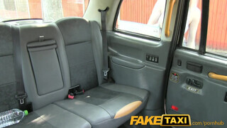 FakeTaxi - tökéletes didkós zsenge maca