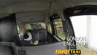 FakeTaxi - maga mutogató csajszika a taxiban
