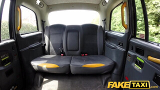Fake Taxi - Ashleigh Devere a óriási kannás gádzsi