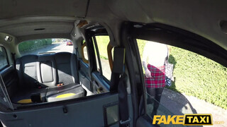 Fake Taxi - Kylie Nymphette a luvnya egyetemista pipi