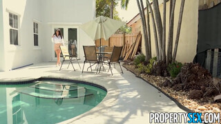 PropertySex - Violet Myers a szőrös vaginás ingatlanos