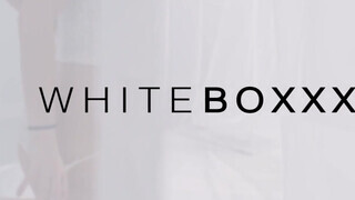 WhiteBoxxx - megujjaztam magam a barim mellett