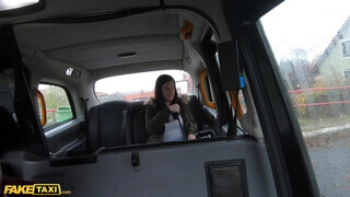 Fake Taxi - Little Eliss a hatalmas cickós fiatal