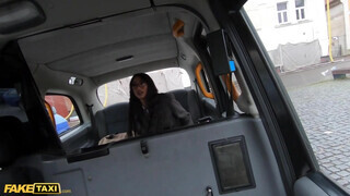Fake Taxi - Mali Ubon a vonzó kolumbiai pipi