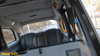 Fake Taxi - Didkó Zerati a termetes didkós francia pipi