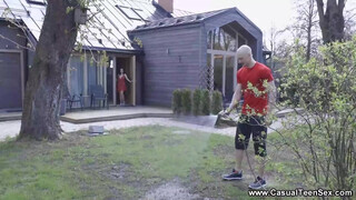 Casual Szex - rojtos pinájú fiatal lány