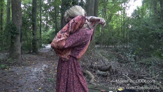 MoxieFilms - Termetes csöcsű hippi csajszi