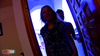 Alexia Vendome segg lyukba is reszelve