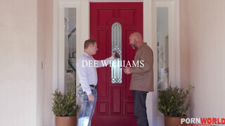 Dee Williams kettő dárdát kap