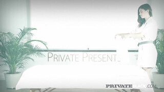 PrivateBlack - Julia Rocka a bűbájos masszőr szuka