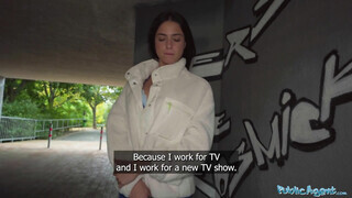 Public Agent - Charlotte Lapiedra a csinos latin nőci