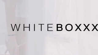 WHITEBOXXX - csodaszép, vonzó bige az ágyban
