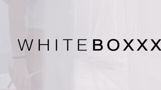 WHITEBOXXX - Oxana Chic nagyon felizgult