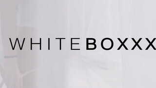 WhiteBoxxx - Ashely Ocean vaginája megkettyintve