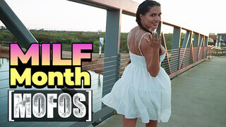 MOFOS - Coco Bae lyuka megkettyintve
