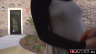 Vékony tinédzser nőci Ember Stone kedveli a creampie-t és a hardcore kukit