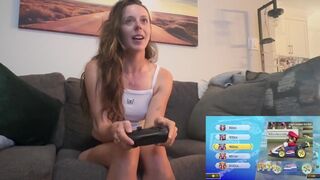 Csíkos mario kart párbaj lush toy-jal a puncimban – banánáradat a izgató játékban
