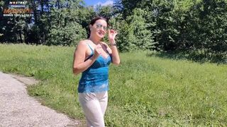 Palim bűbájos anyja elcsábított egy kemény, hosszú baszásra