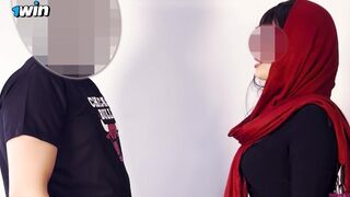 Arab milf hangos szeretkezése nem hagyja aludni a szomszédot, így hívja őt is szeretkezni