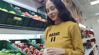 Meghívok egy idegen pipit a piacról, és vad dugás lesz belőle