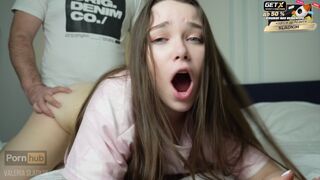 Elkapta a mostohatestvérét masztizás közben, és nem számított kettő hardcore faszra - valeria sladkih